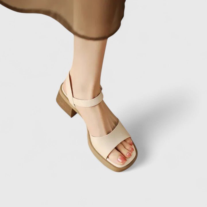 Elegantit sandaalit