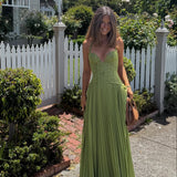 Halkiolla varustettu maksimekko