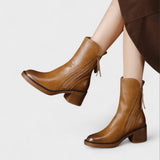 Elegantit nilkkasaappaat modernissa tyylissä