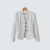 Sako elegantilla yksityiskohdalla