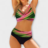 Bikinit modernilla muotoilulla
